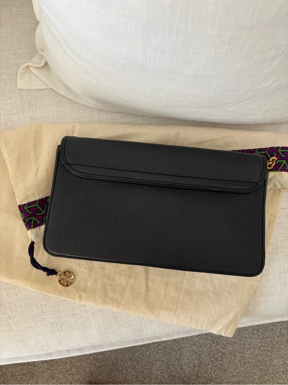 🍃🦋 Tory Burch Black Leather Flap Crossbody with Gold Chain